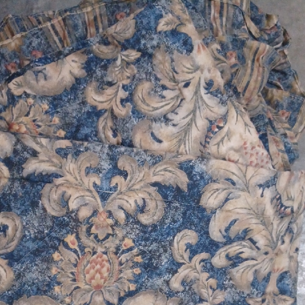 Full Size Elegant Blue and Cream Comforter Set